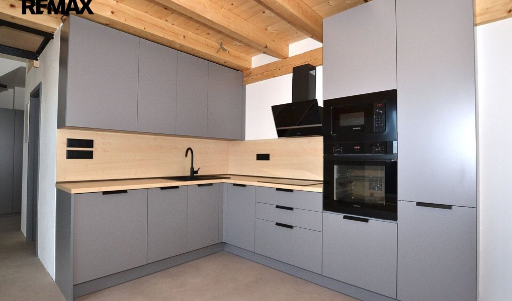 Pronájem bytu atypického 73 m², Plzeň – náhled fotky 2