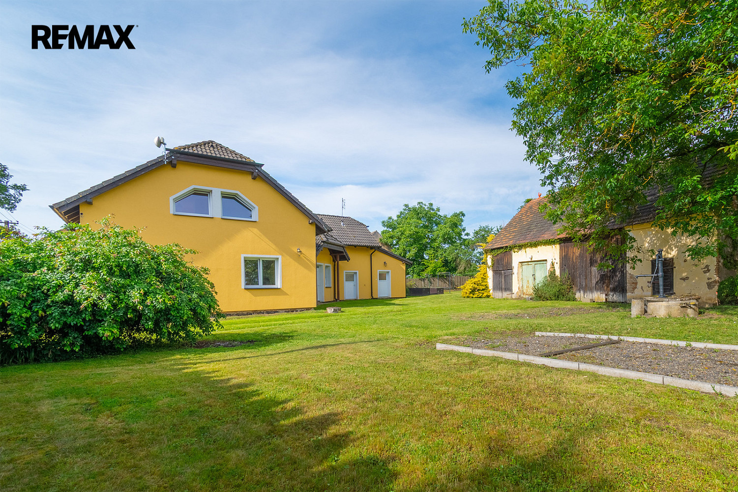Prodej domu 238 m² s pozemkem 1 042 m² — photo 2