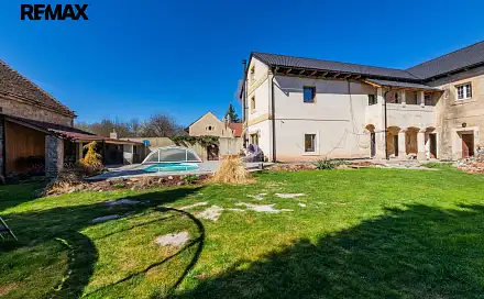 Prodej domu 330 m² s pozemkem 944 m², Černuc - Bratkovice, okres Kladno