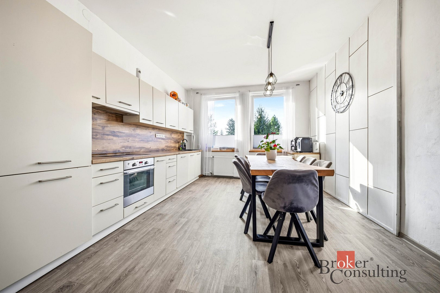 Prodej komerčního objektu (jiného typu) 302 m²