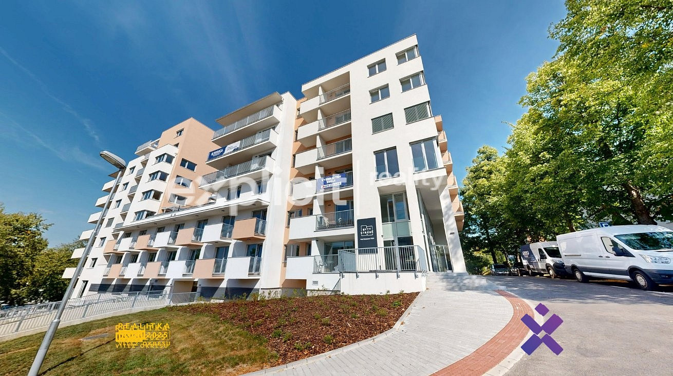 Pronájem garážového stání 15 m2, Nad Stráněmi, Zlín – fotografie 3