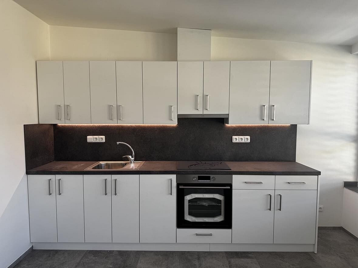 Pronájem bytu 2+kk 40 m² – fotografie 2