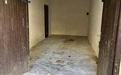 Prodej garáže v centru Liberce - vhodná na parkování i jako skladovací prostory, Boženy Němcové, Liberec - Liberec V-Kristiánov