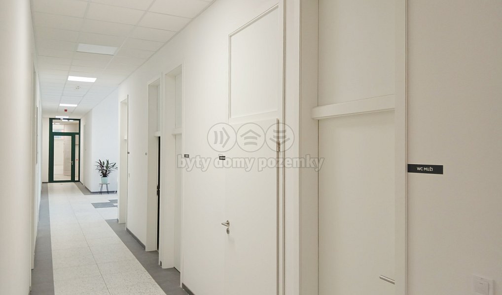 Pronájem obchodních prostor 100 m², Opava – náhled fotky 25