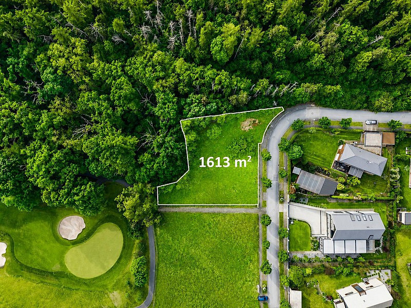 Prodej stavebního pozemku 1 613 m²