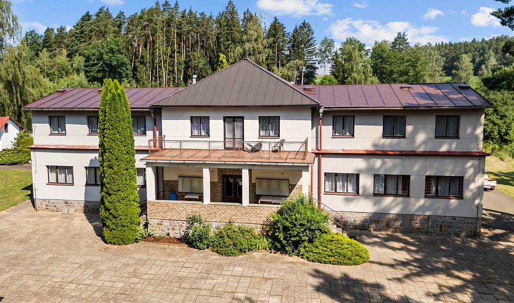 Prodej ubytovacího objektu 1 644 m², Krásná Hora – náhled fotky 2