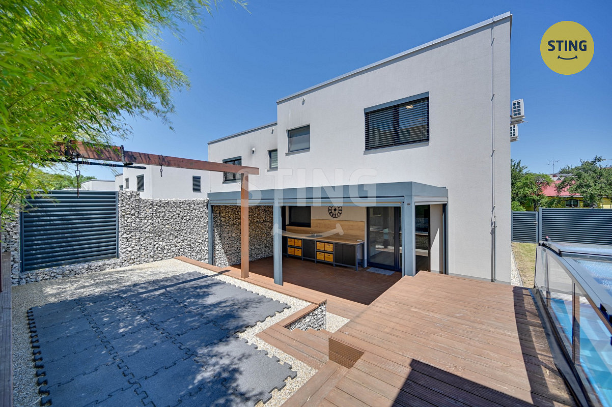 Prodej domu 111 m² s pozemkem 314 m² — photo 2