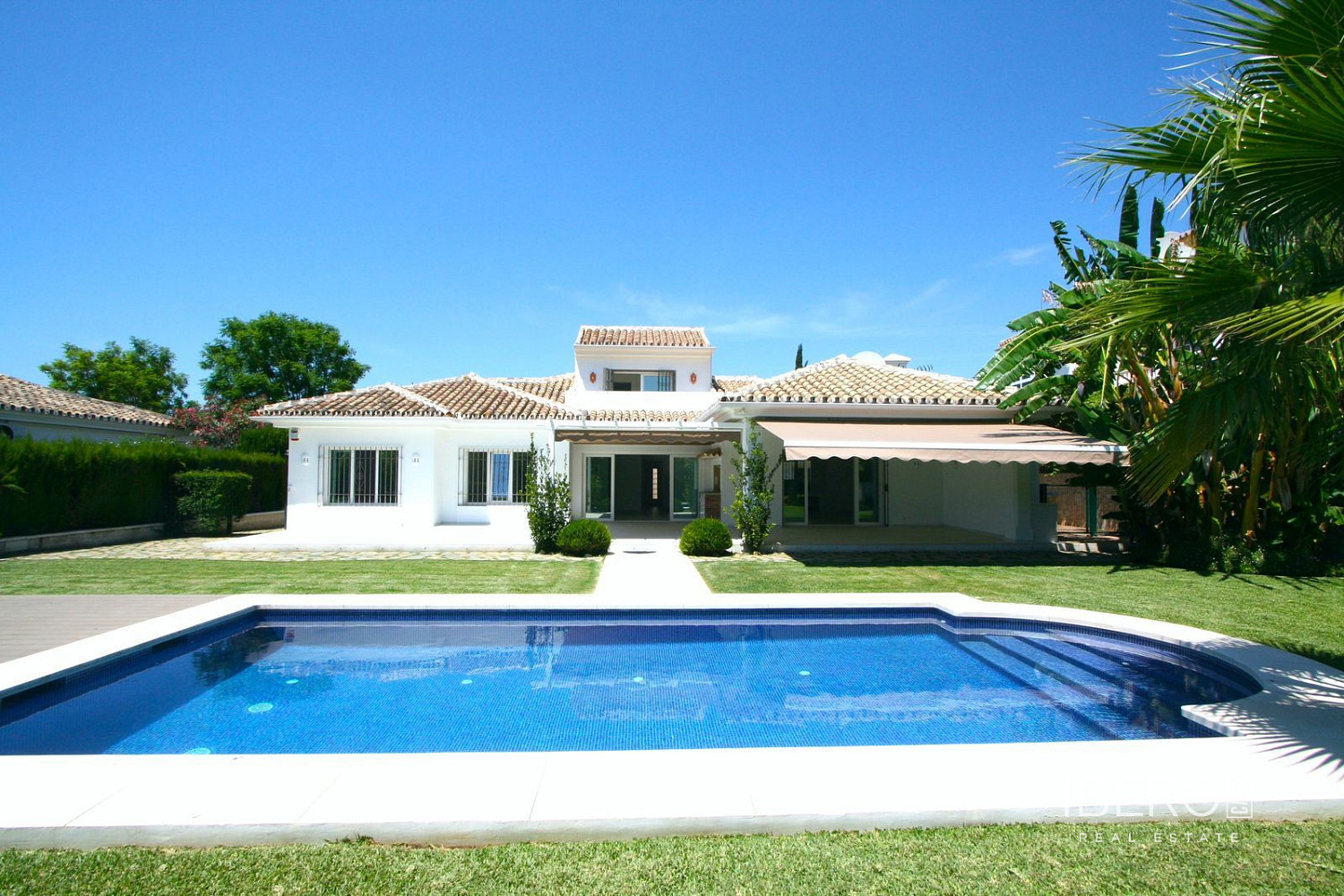 Prodej domu 327 m² s pozemkem 1 005 m²