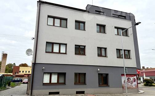 Prodej bytu 4+1 97 m², Nádražní, Hrochův Týnec, okres Chrudim