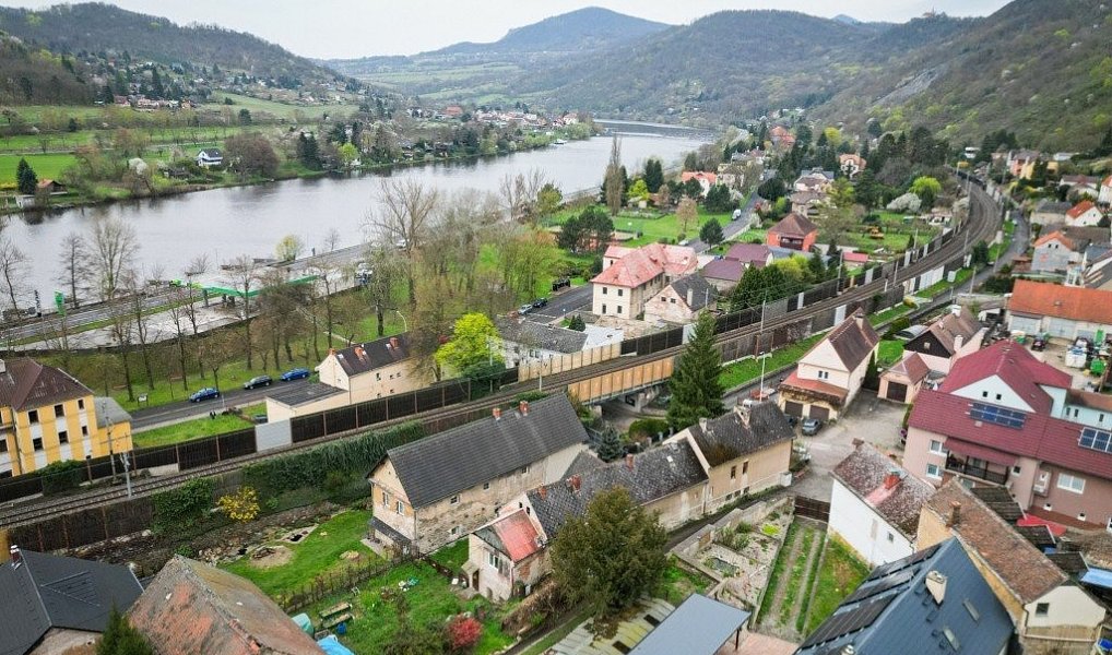 Prodej domu 250 m² s pozemkem 1 005 m², Dolní Zálezly – náhled fotky 43