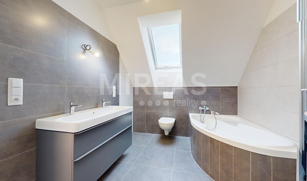 Prodej domu 133 m² s pozemkem 440 m², Dvory – náhled fotky 28