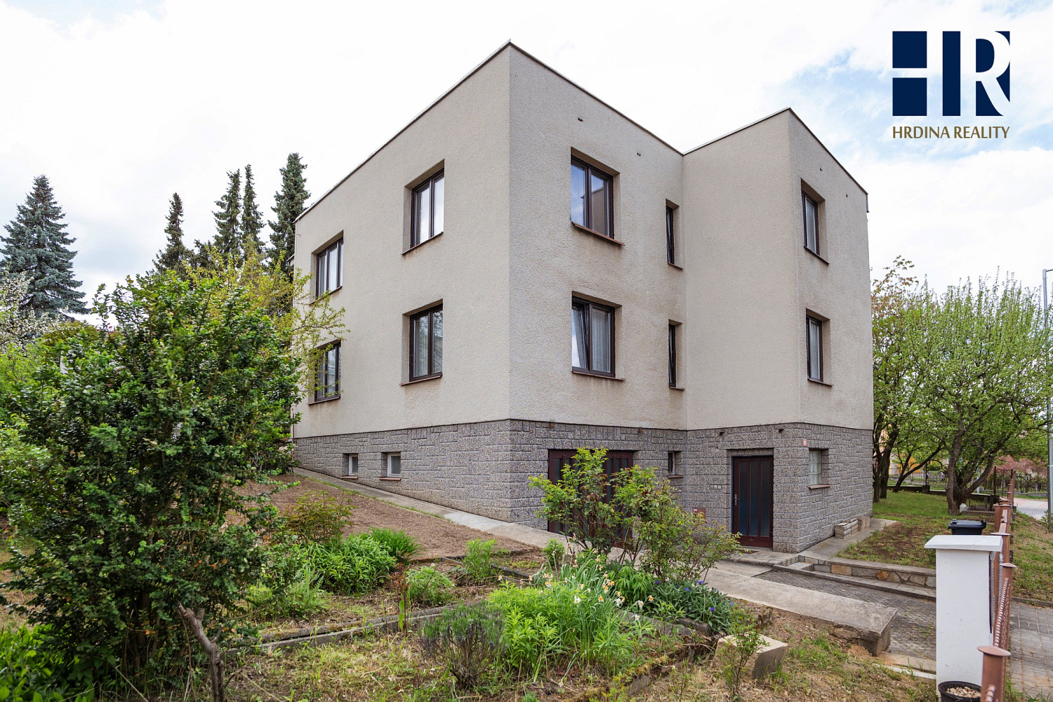 Prodej domu 231 m² s pozemkem 630 m² – fotografie 2