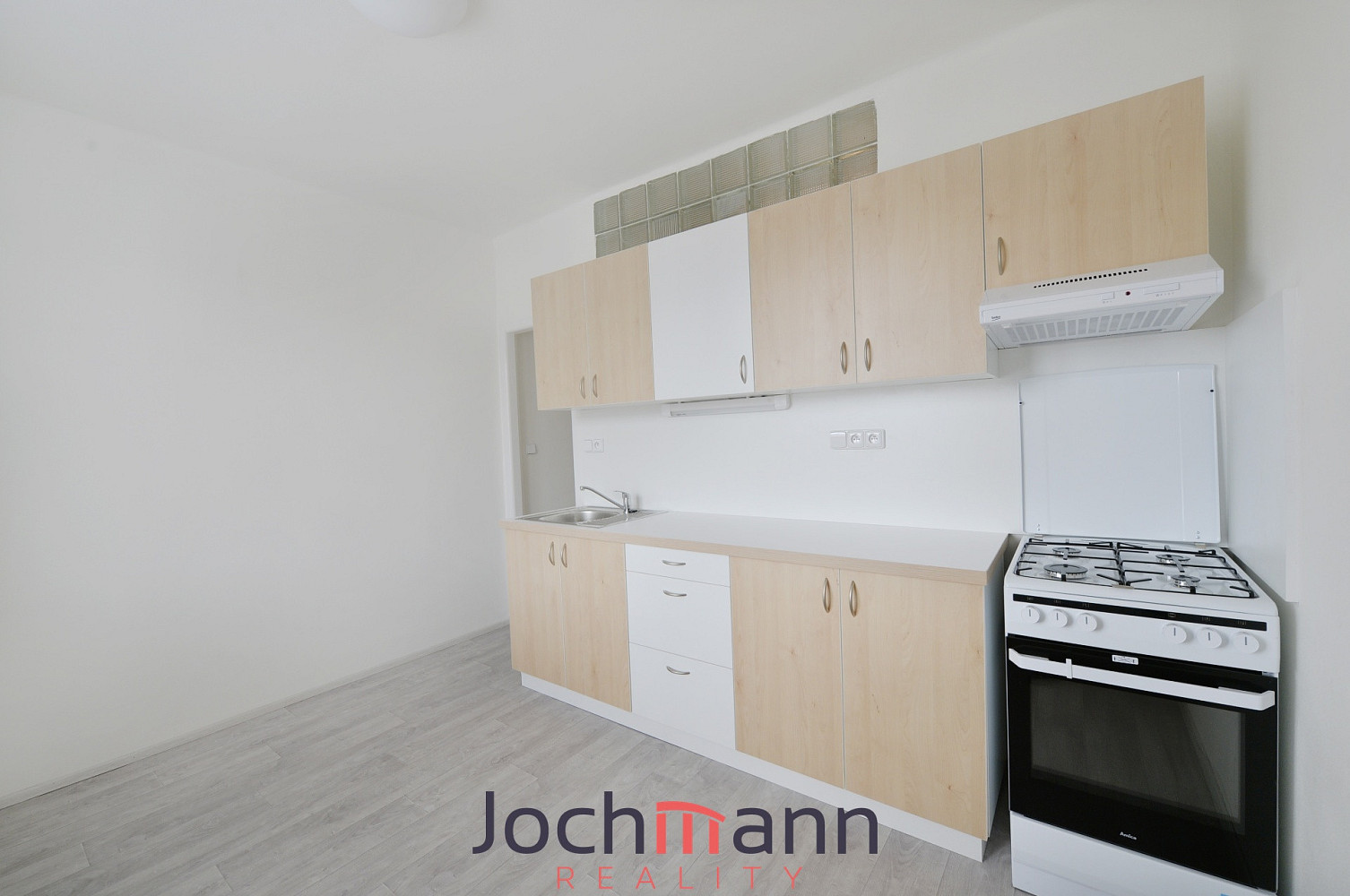 Pronájem bytu 2+1 52 m² – pohled 2