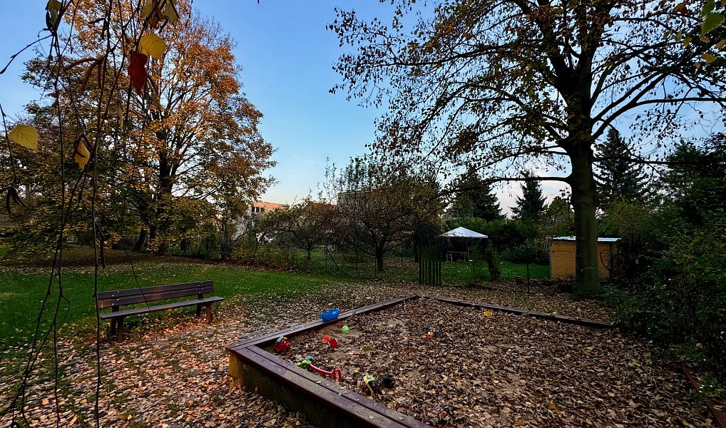 Prodej stavebního pozemku 600 m², Pardubice – náhled fotky 4