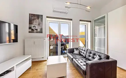 Prodej bytu 1+kk 41 m², Ve vrchu, Praha 8 - Libeň