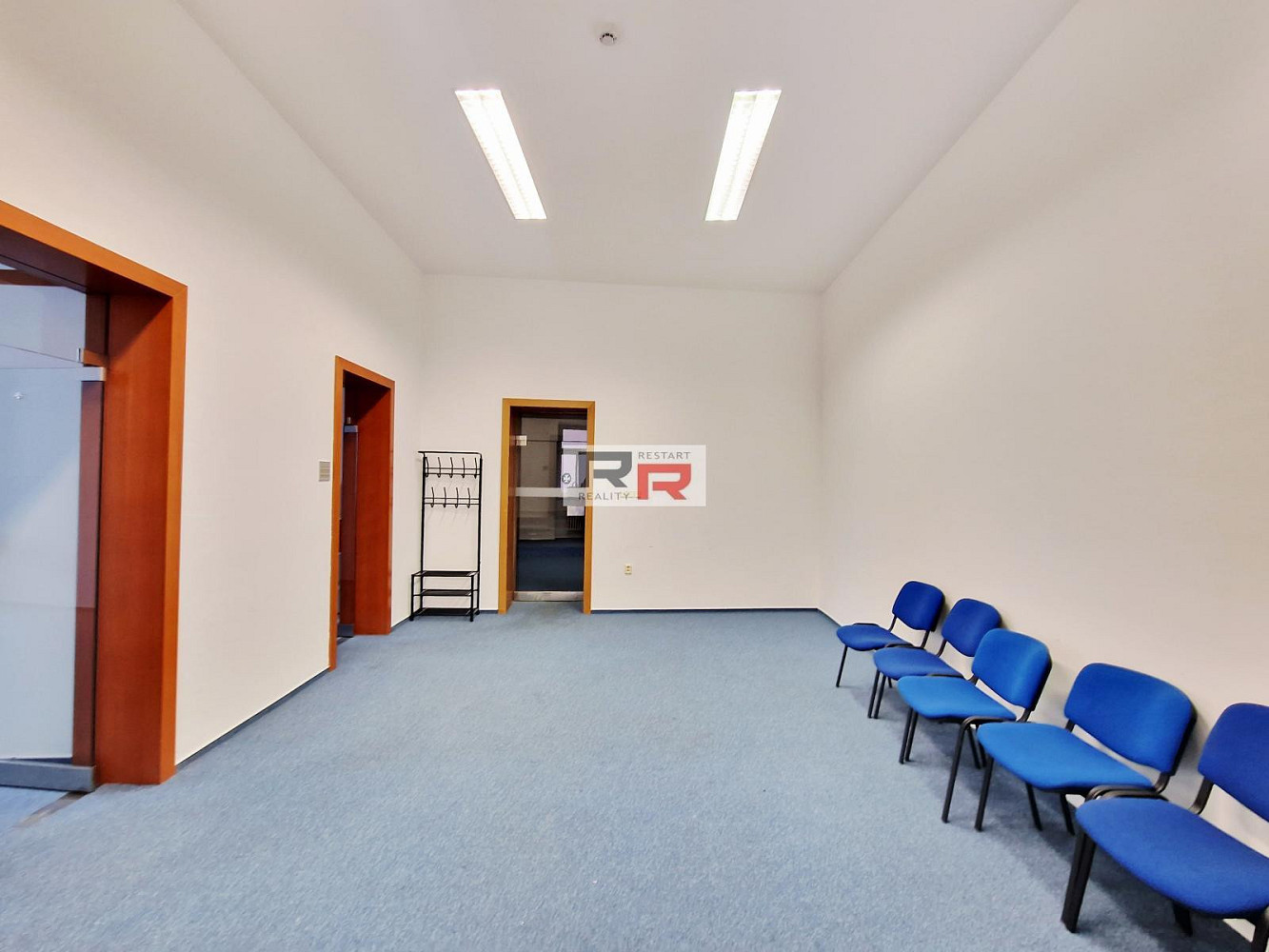 Pronájem trojkanceláře 67m² v centru Olomouce - ul. Dolní náměstí – pohled 4