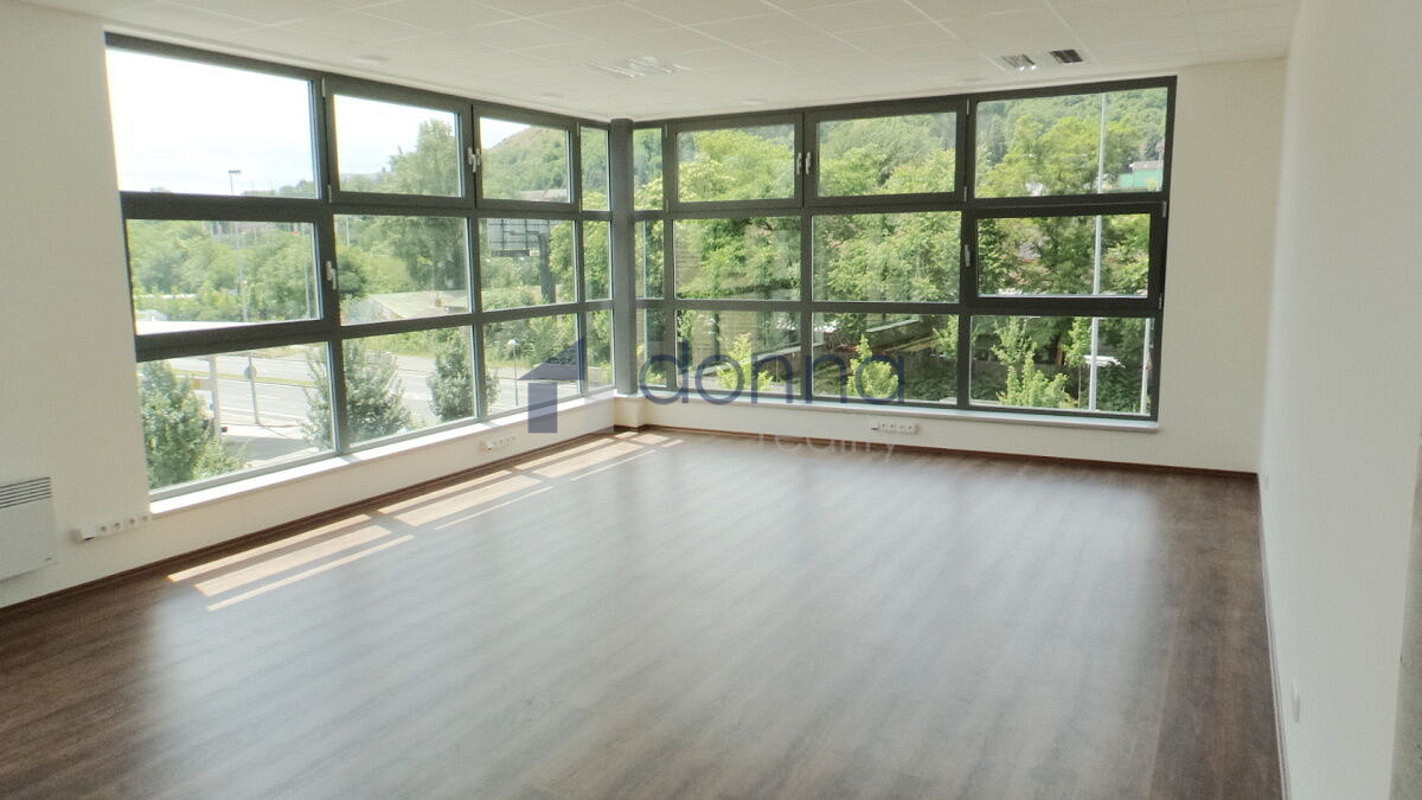 Pronájem kanceláře 53 m² – fotografie 2