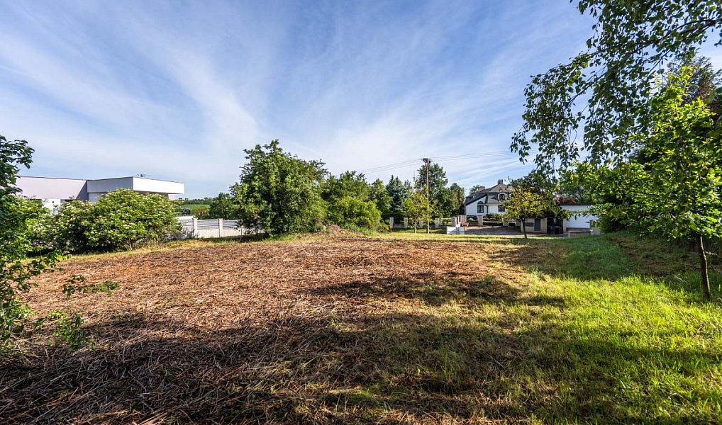 Prodej stavebního pozemku 887 m², Statenice – náhled fotky 6