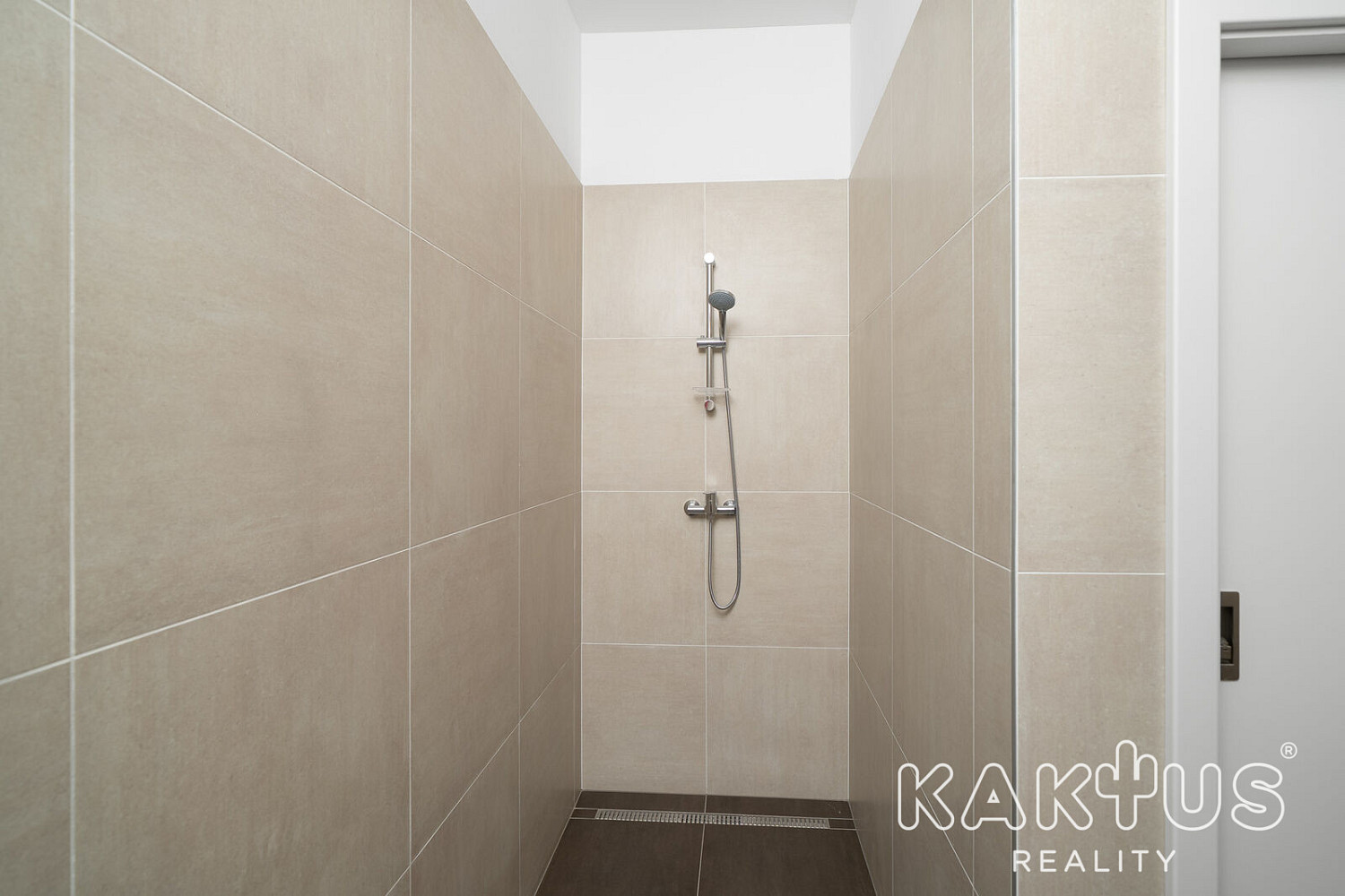 Pronájem bytu 1+kk 33 m² – fotografie 4