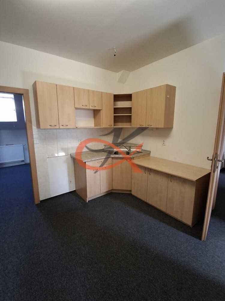 Pronájem kanceláře 102 m²