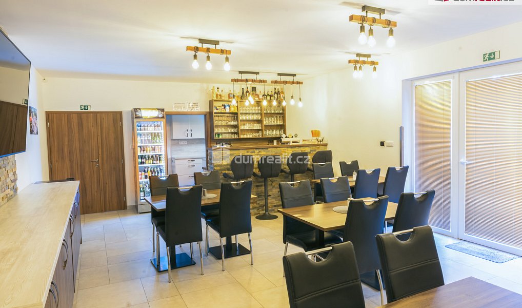 Prodej ubytovacího objektu 300 m², Lednice – náhled fotky 3