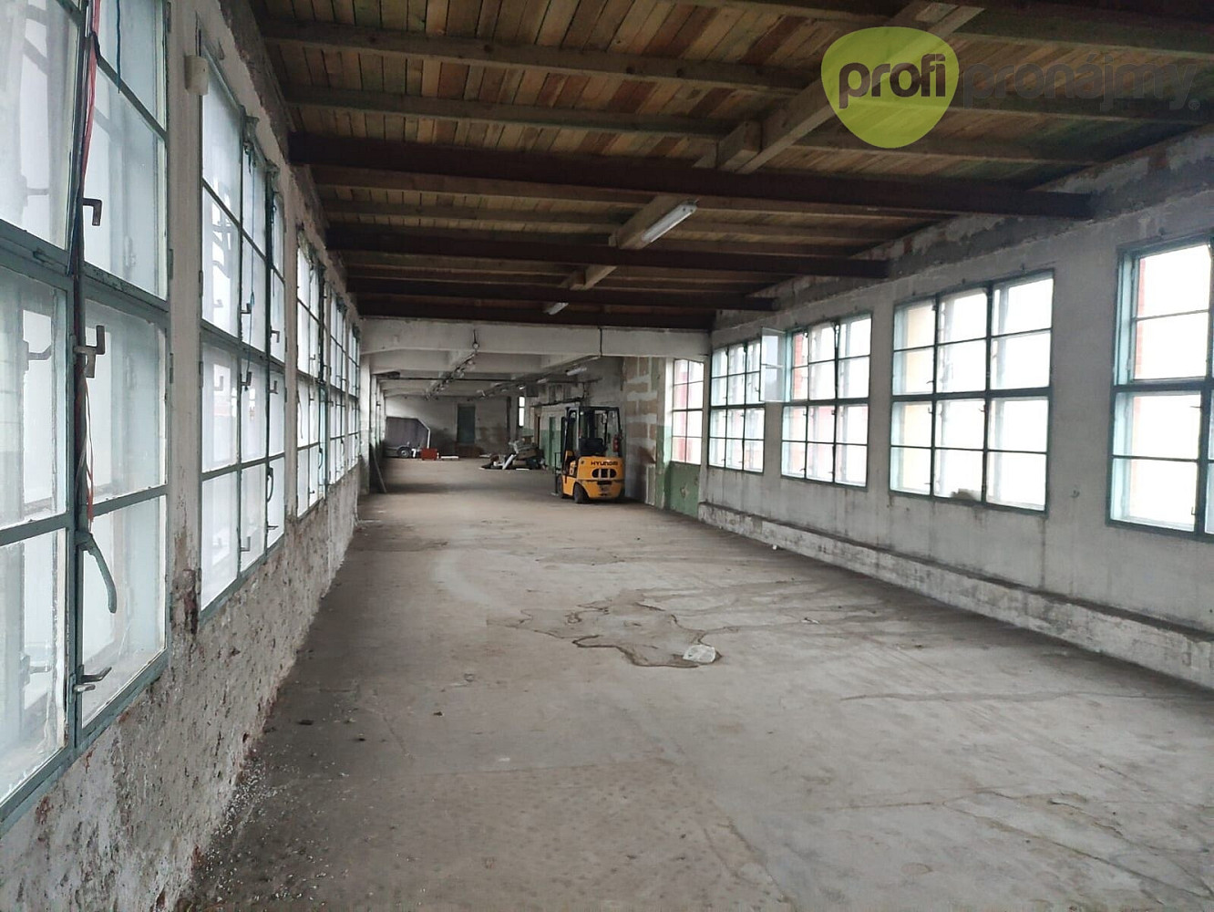 Pronájem skladovacích prostor 3 000 m² – fotografie 3