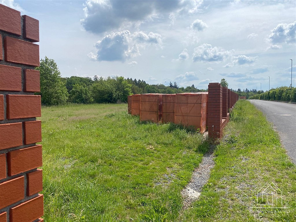 Prodej stavebního pozemku 2 000 m²