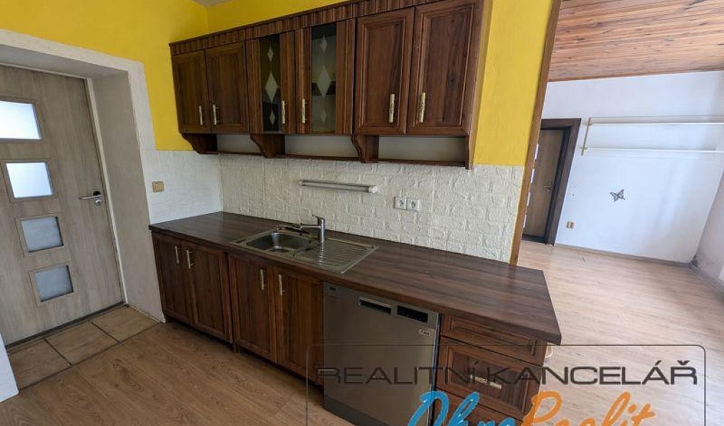 Prodej domu 90 m² s pozemkem 130 m², Čelčice – náhled fotky 2