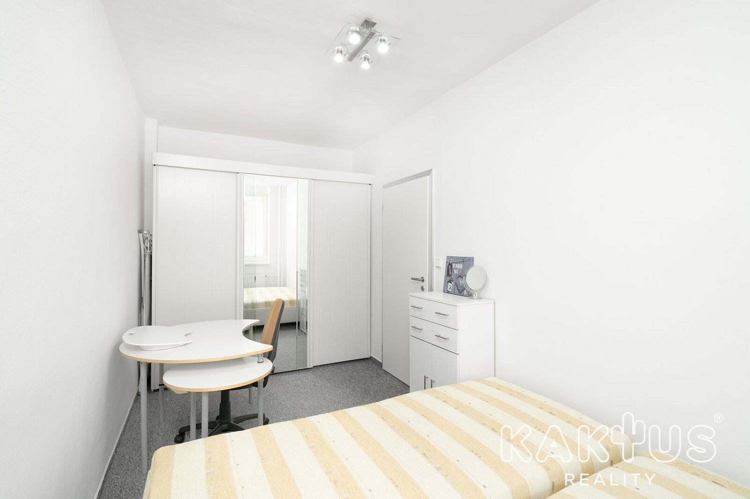 Pronájem bytu 2+kk 39 m² – fotografie 5