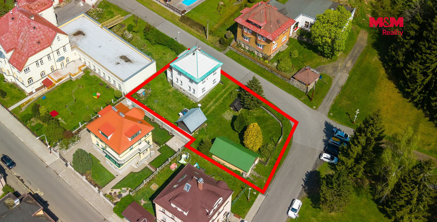 Prodej domu 184 m² s pozemkem 897 m² – fotografie 2