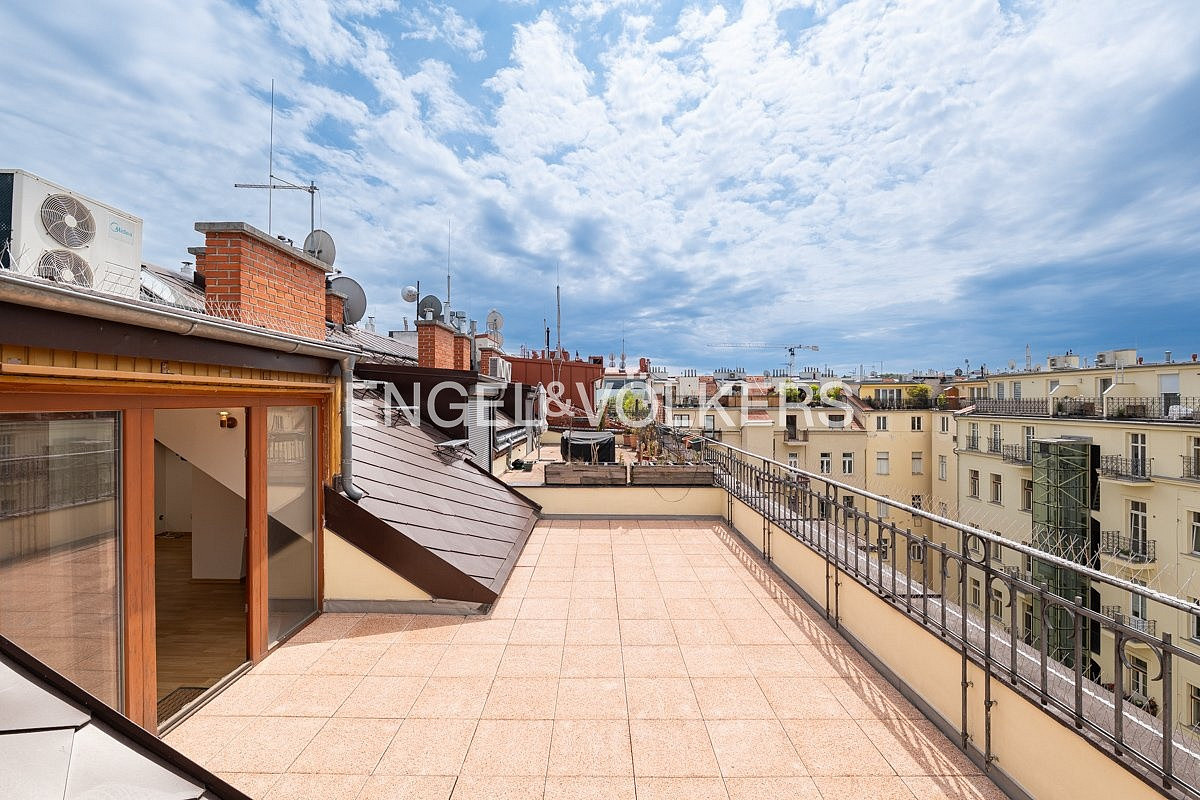 Pronájem bytu 4+kk 173 m² – fotografie 4