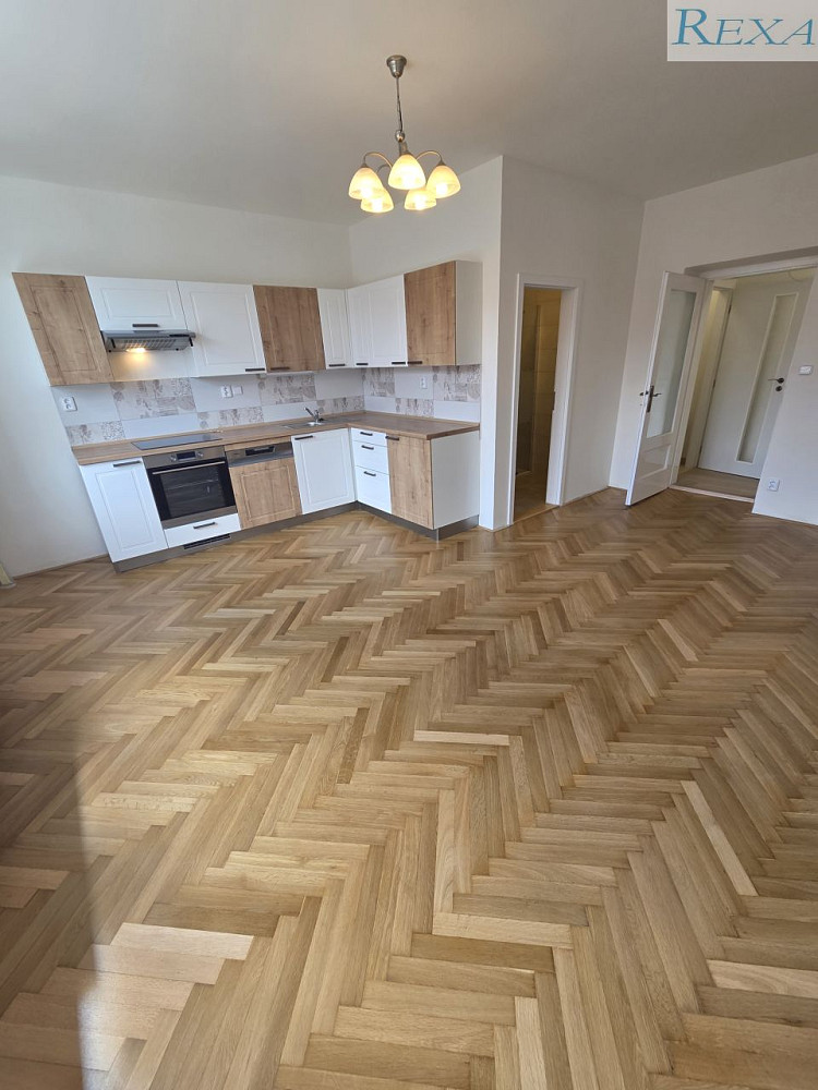Pronájem bytu 2+kk 62 m² — photo 3