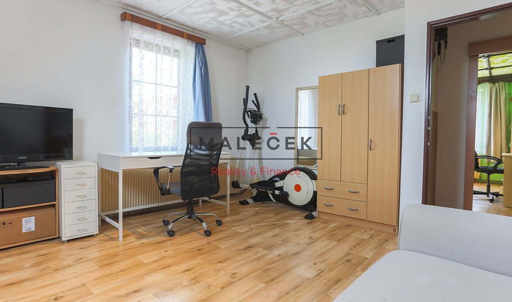 Prodej domu 325 m² s pozemkem 671 m², Nové Strašecí – náhled fotky 12