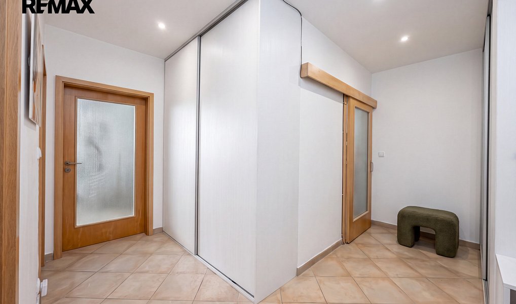 Prodej bytu 2+kk 64 m², Praha – náhled fotky 4