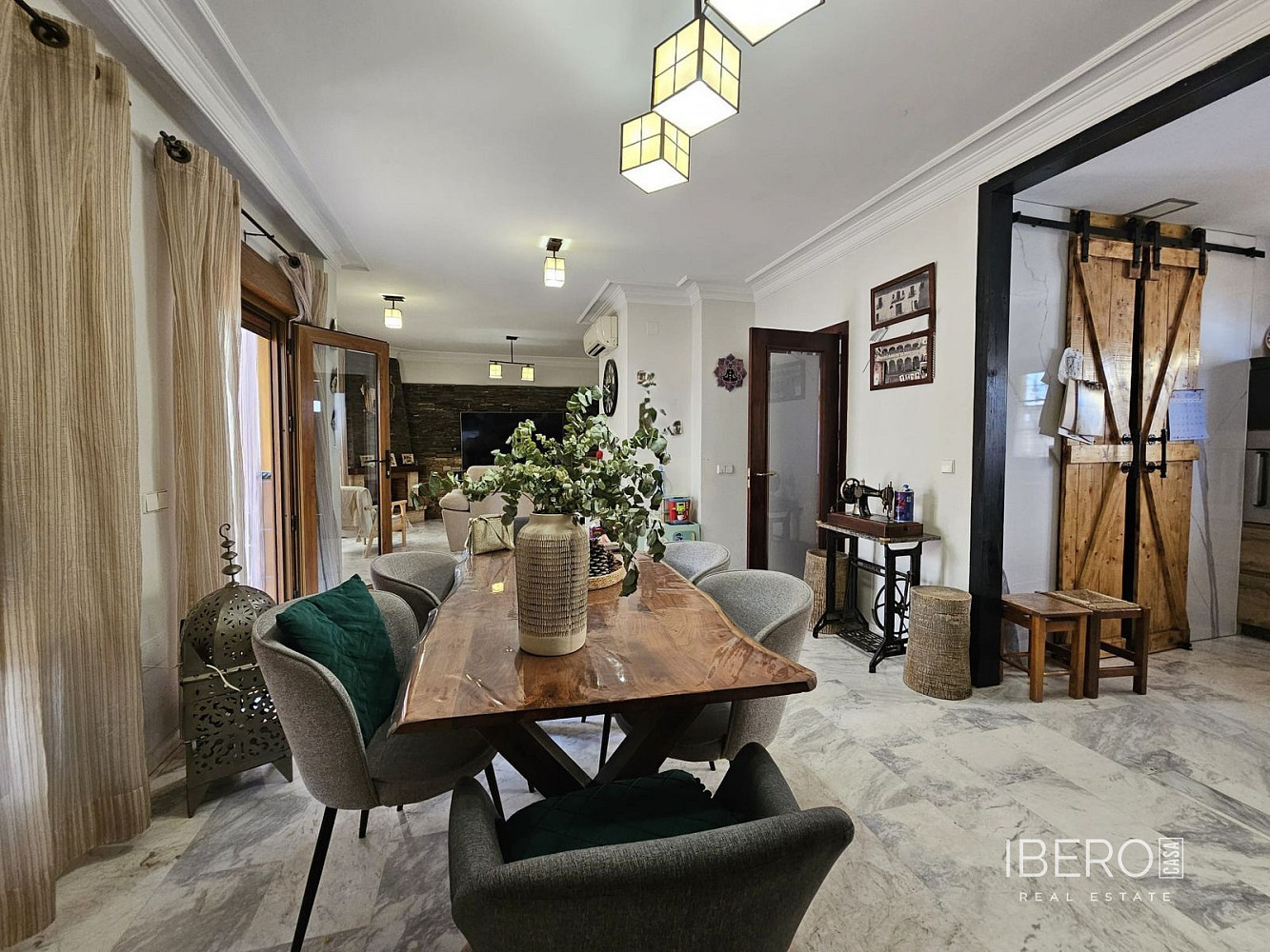 Prodej domu 327 m² s pozemkem 327 m²