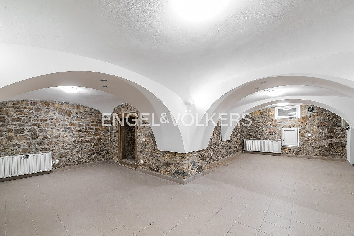 Pronájem kanceláře 134 m² – fotografie 2
