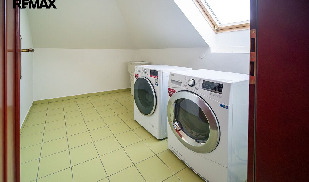 Prodej domu 346 m² s pozemkem 5 794 m², Troubsko – náhled fotky 29