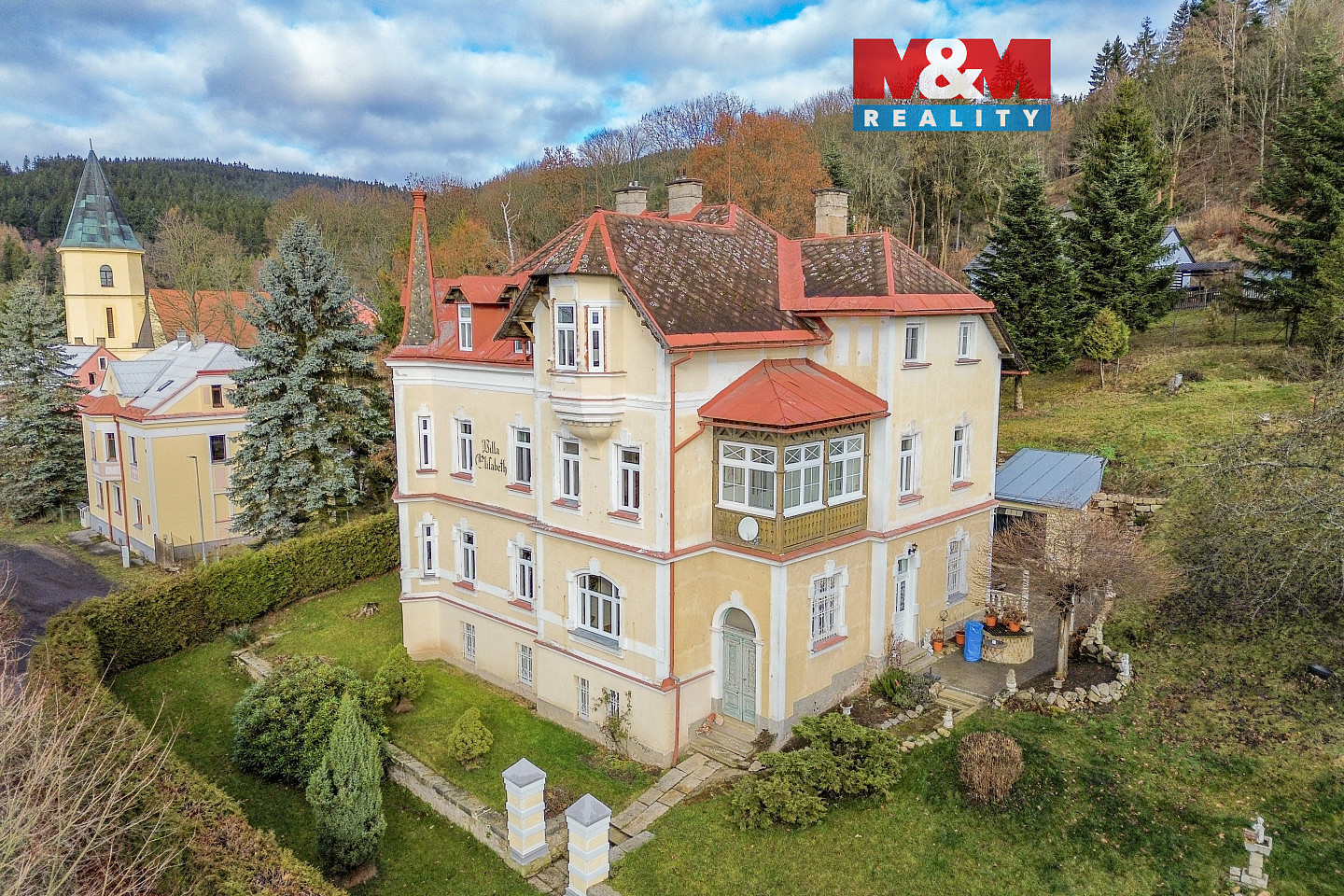 Prodej domu 600 m² s pozemkem 2 481 m²