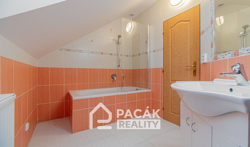Prodej domu 660 m² s pozemkem 1 434 m², Olomouc – náhled fotky 38