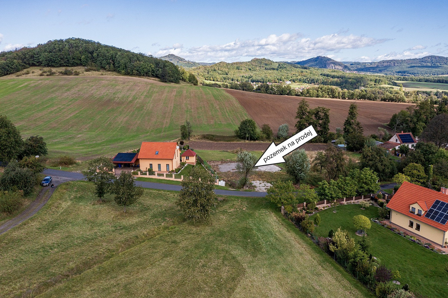 Prodej stavebního pozemku 1 296 m² – fotografie 4