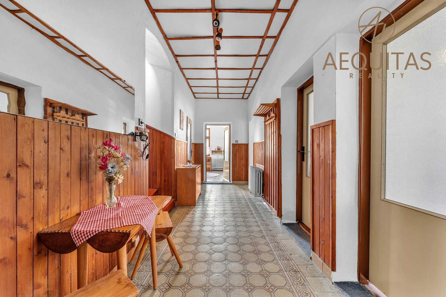 Prodej domu 205 m² s pozemkem 818 m² – fotografie 2