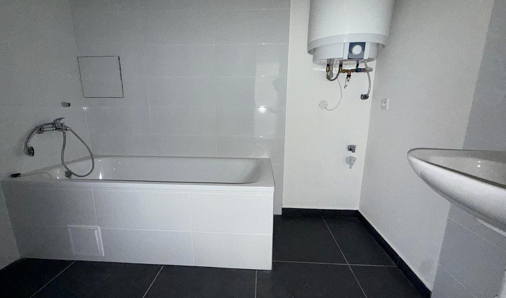 Pronájem bytu 1+kk 26 m², Chomutov – náhled fotky 5