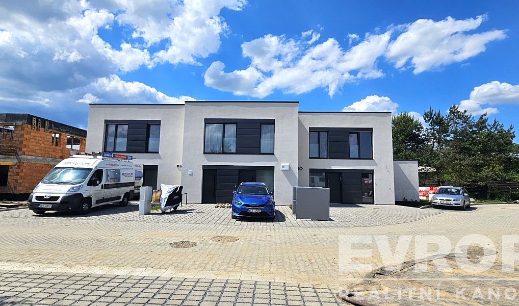 Prodej domu 121 m² s pozemkem 227 m², Sezemice – náhled fotky 2