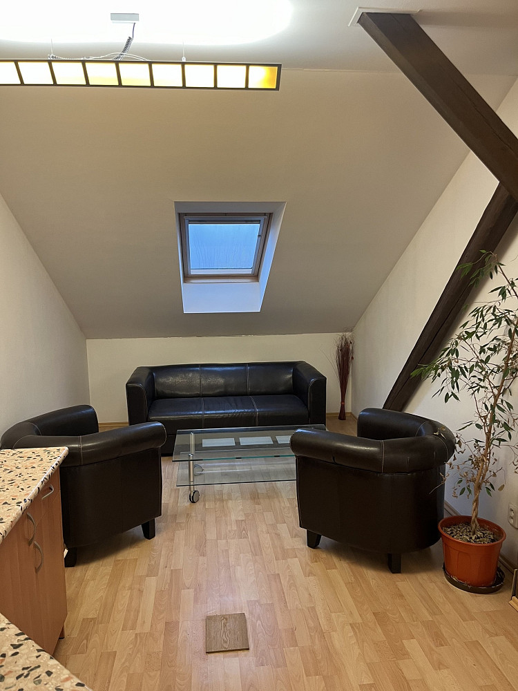 Pronájem kanceláře 136 m² – fotografie 5