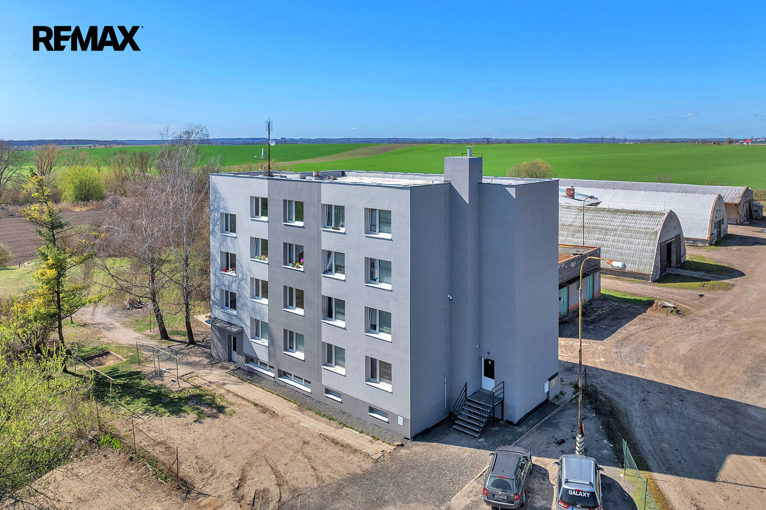 Prodej nájemního domu, činžáku 642 m² – fotografie 2