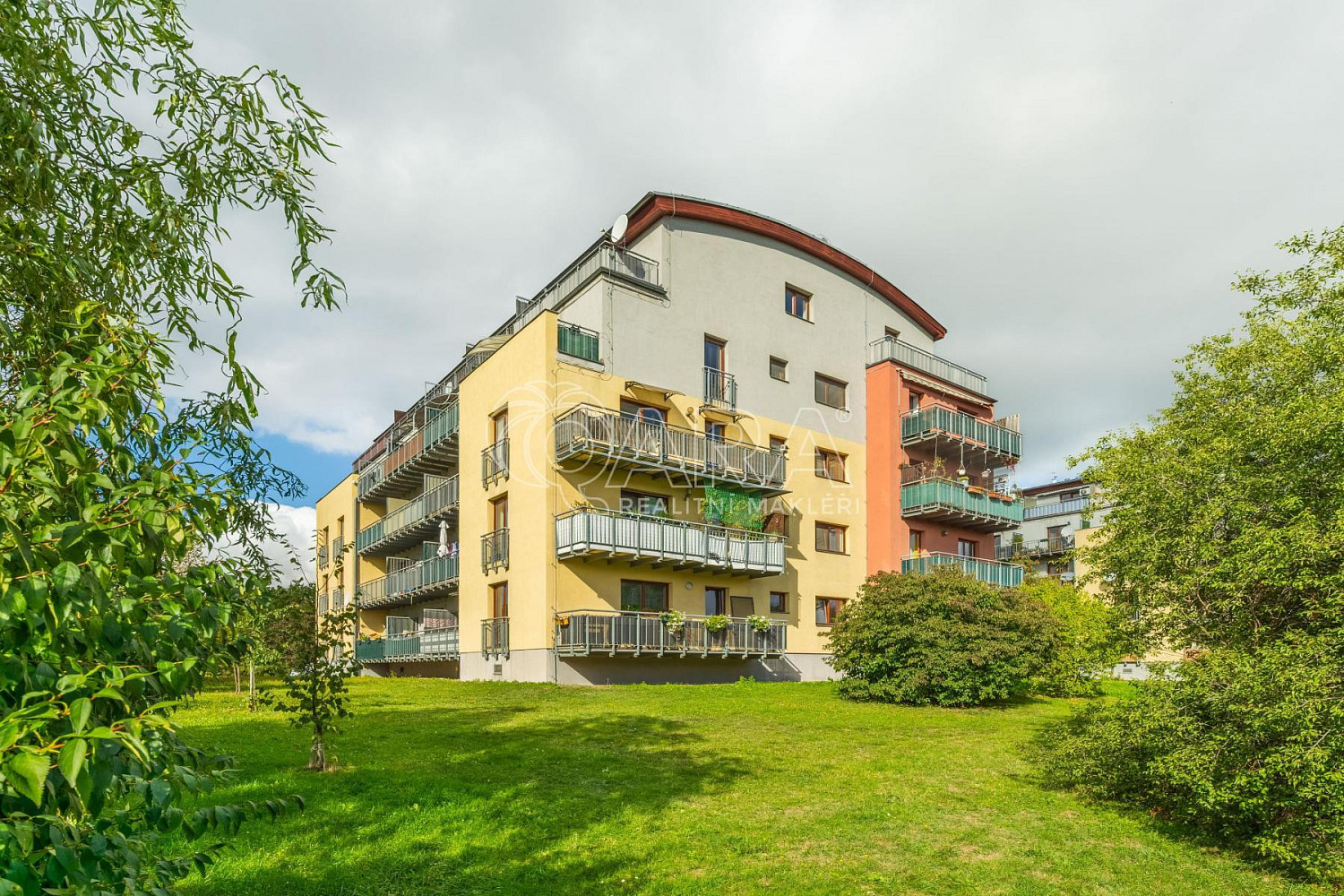 Pronájem bytu 1+kk 38 m² – fotografie 4