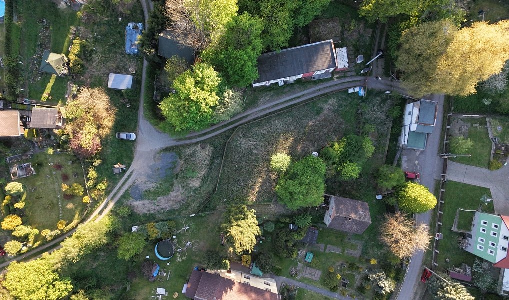 Prodej stavebního pozemku 1 198 m², Velké Březno – náhled fotky 2