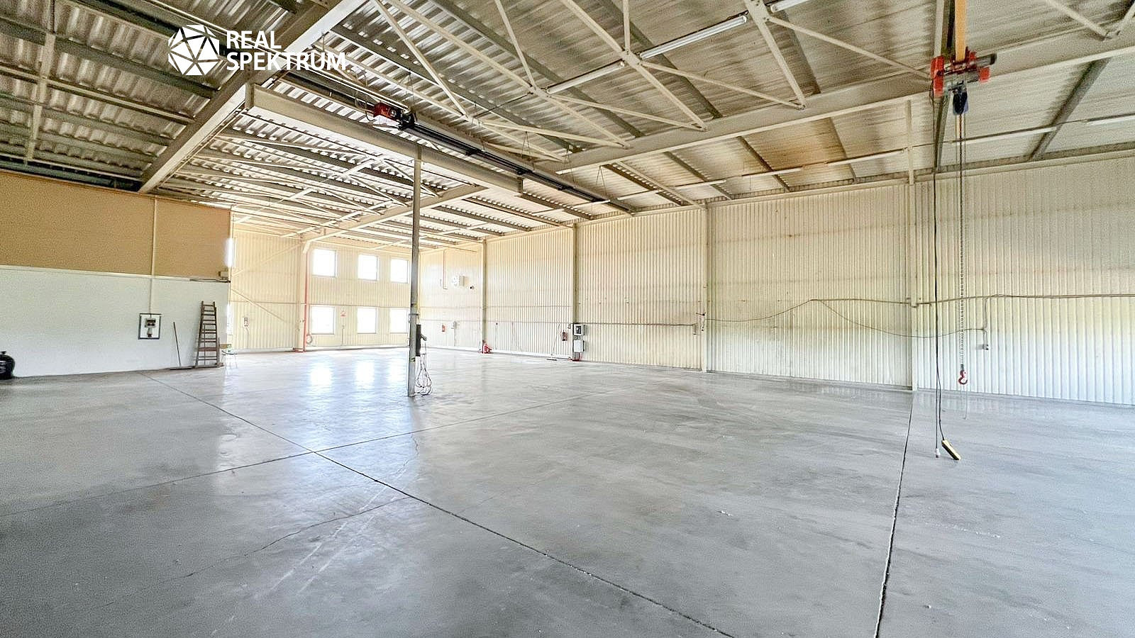 Prodej výrobních prostor 628 m² – fotografie 2