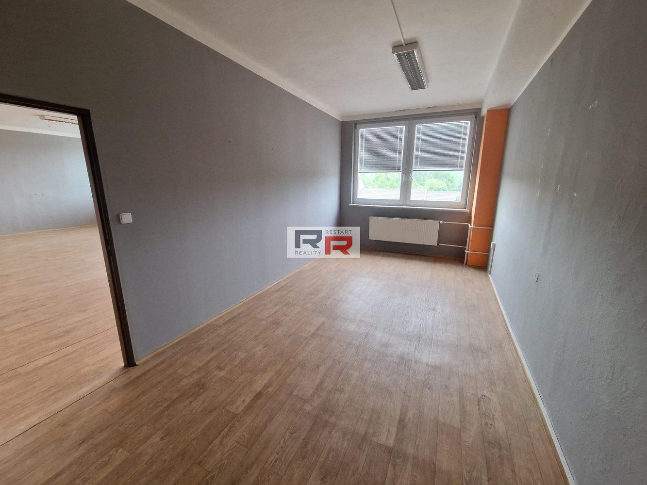 Pronájem kanceláře 483 m² – fotografie 5