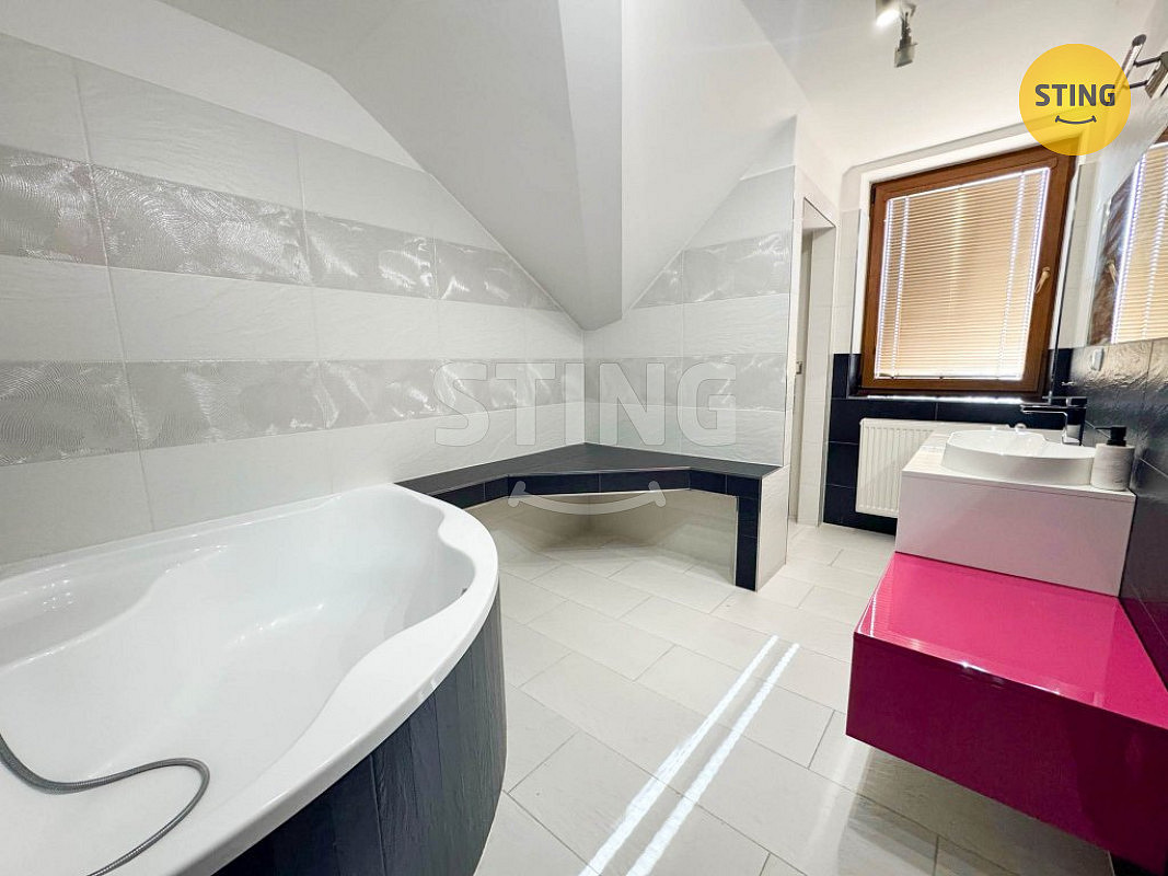 Prodej domu 170 m² s pozemkem 1 056 m² – pohled 6